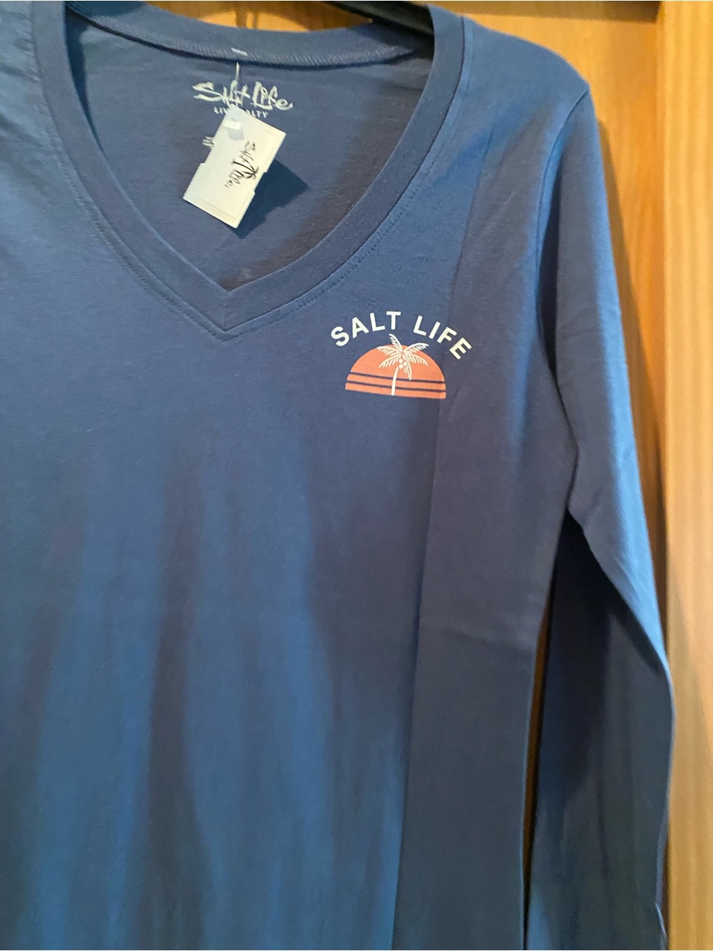 Salt Life Take It Easy Steel Blue Long Sleeve V-Neck T-Shirt NWT S - Picture 4 of 6
